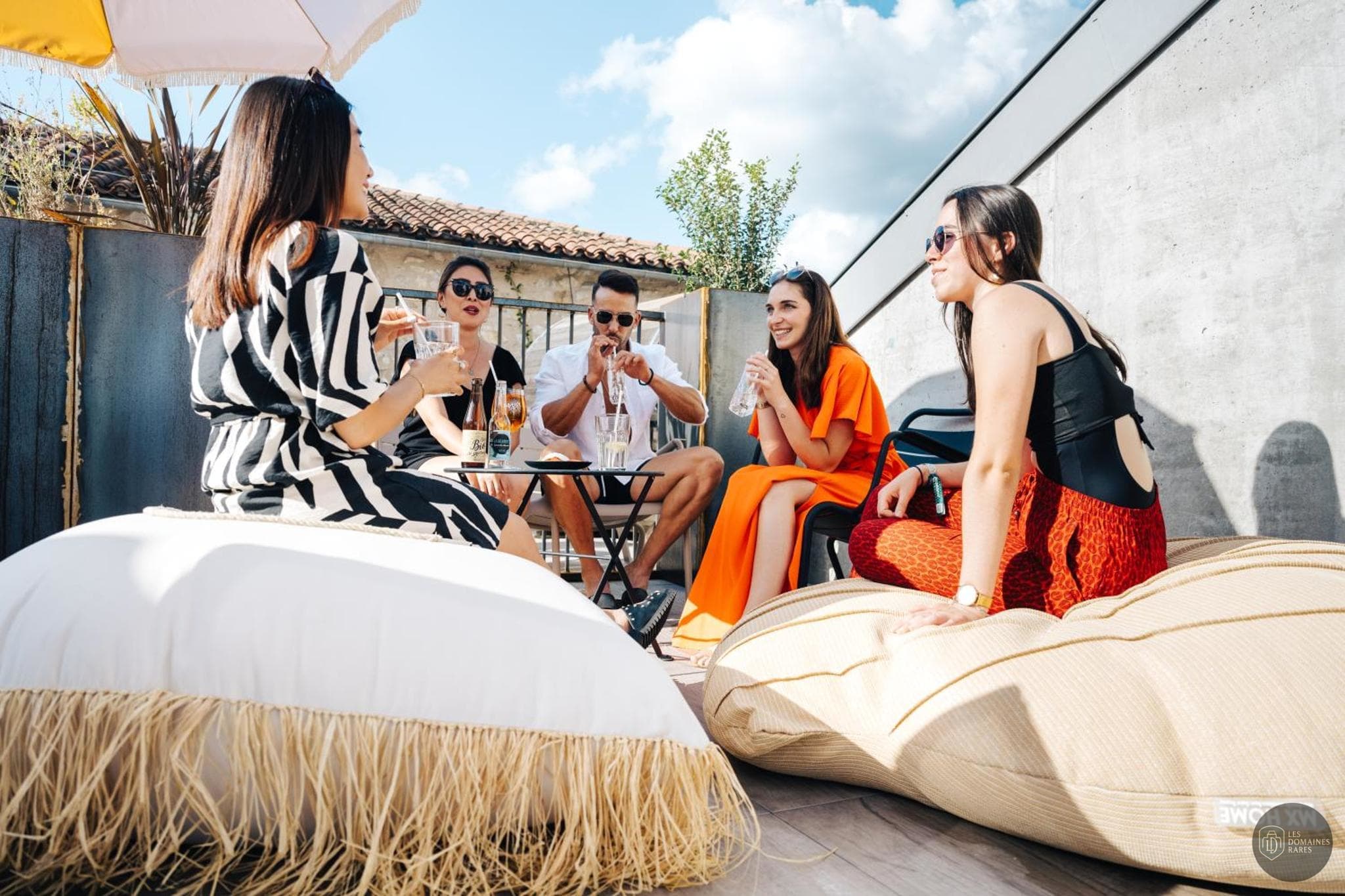 Vue extérieure de l'hôtel Les Fleurines en Occitanie
