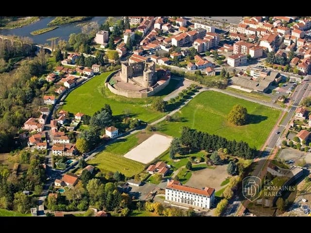Vue extérieure du lieu Les Foréziales en Auvergne-Rhône-Alpes