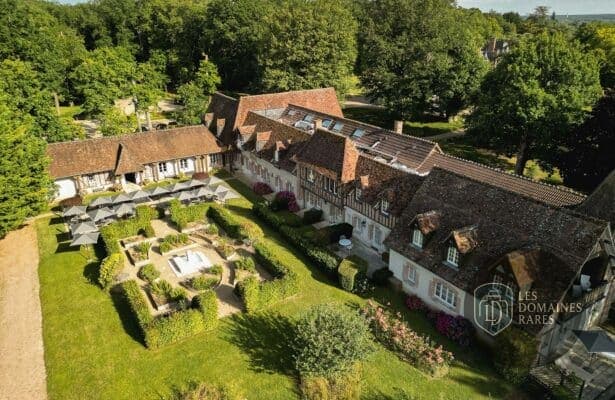 Vue extérieure du lieu Les Hauts de Loire à Onzain en Centre-Val de Loire