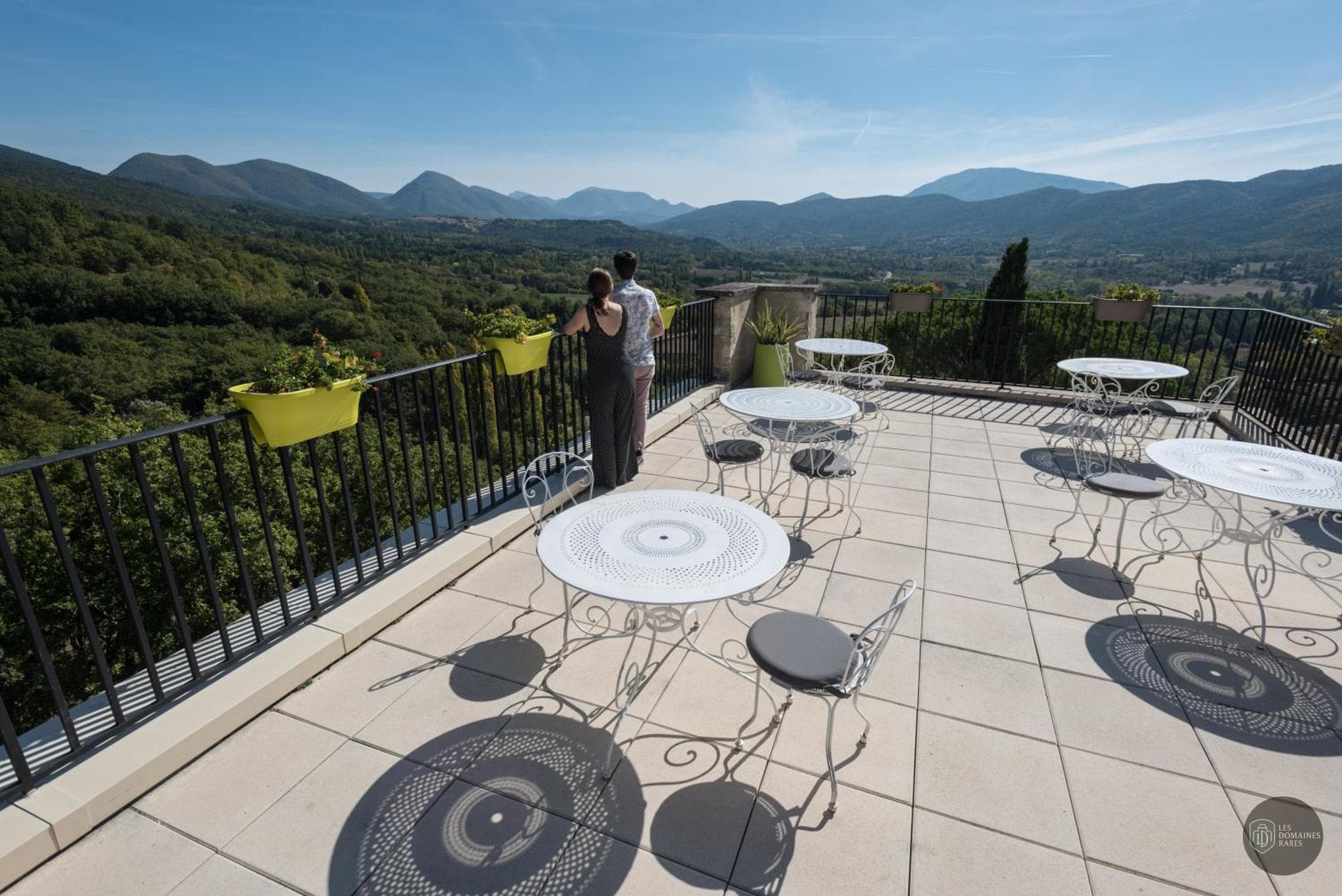Vue extérieure de l'hôtel Les Hospitaliers à Le en Auvergne-Rhône-Alpes