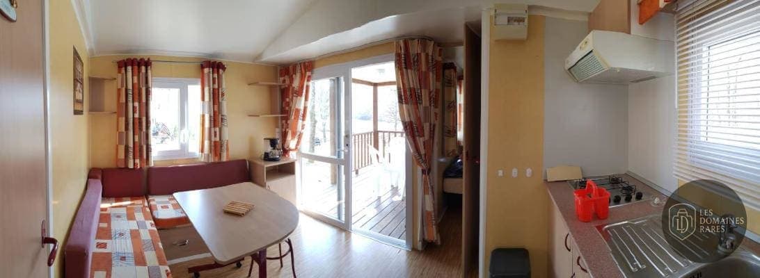 Vue extérieure de l'hôtel Les Lacs d’Armagnac en Occitanie