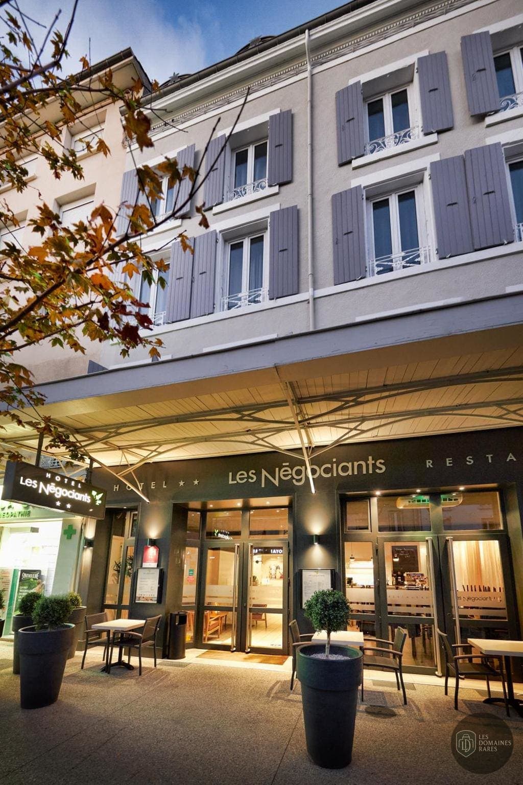 Vue extérieure de l'hôtel Les Négociants à Valence en Auvergne-Rhône-Alpes