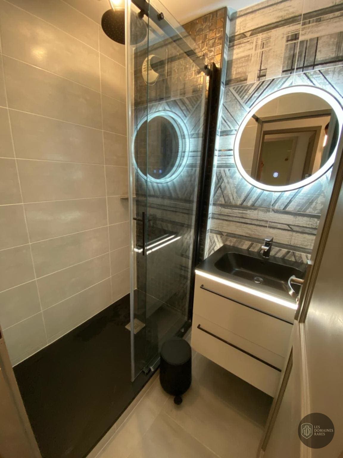 Chambre de l'espace de coworking Les Pieds sous le Bureau à Nantes en Pays de la Loire