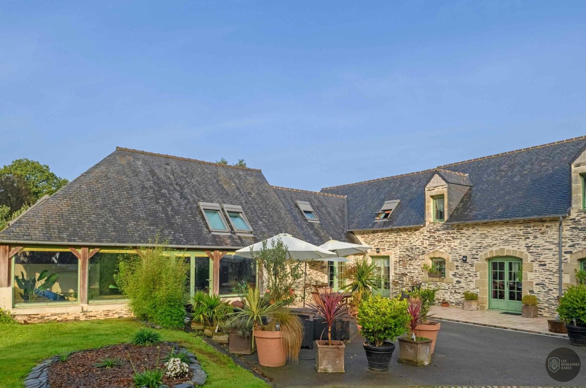 Vue extérieure du lieu Les Pierres Bleues en Bretagne
