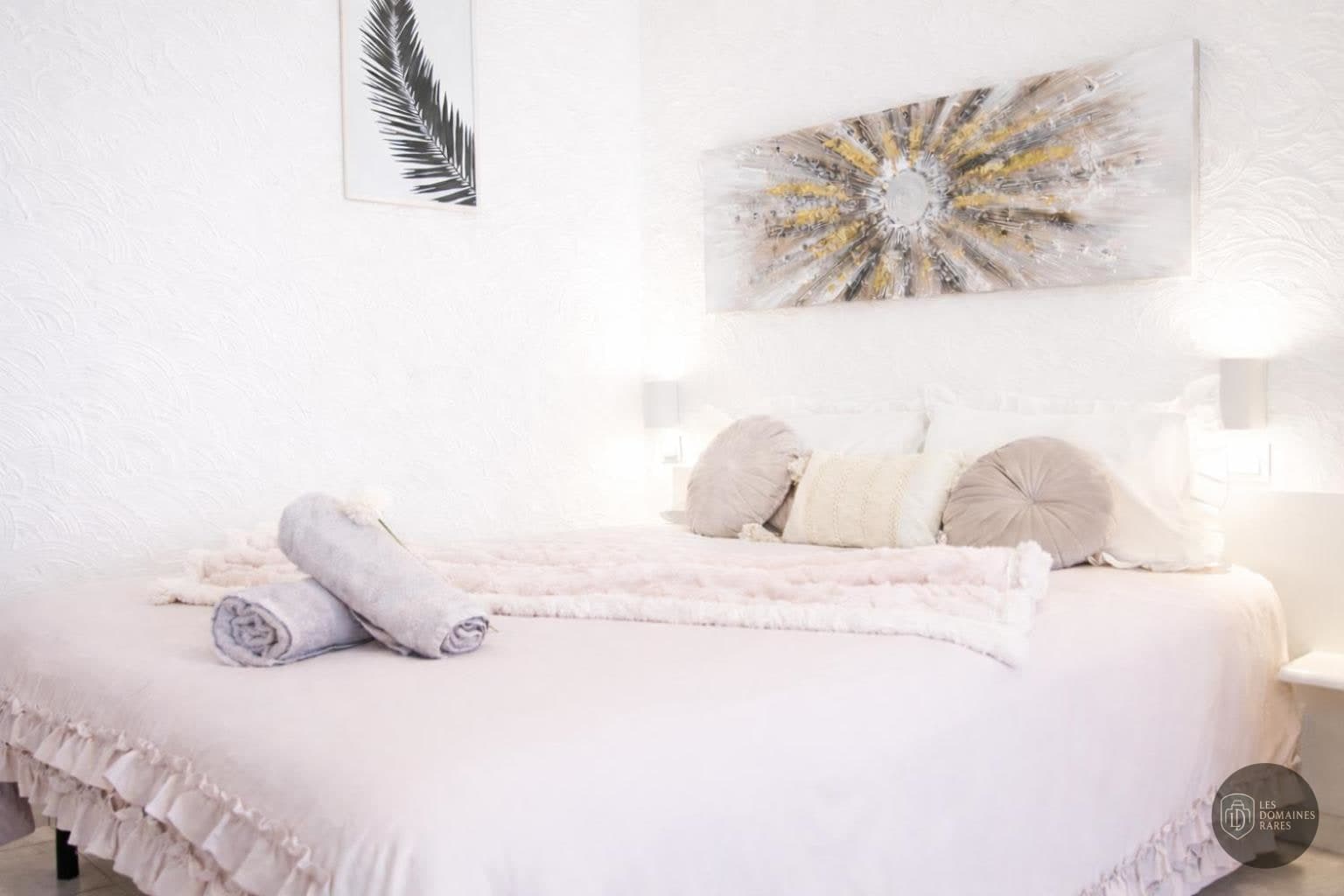 Chambre de l'hôtel Les Pins Galants à Tournefeuille en Occitanie - séminaire haute-garonne