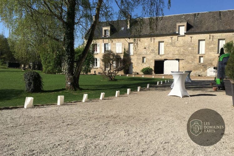 Vue extérieure du domaine Les Pommerieux à Buzancy en Hauts-de-France