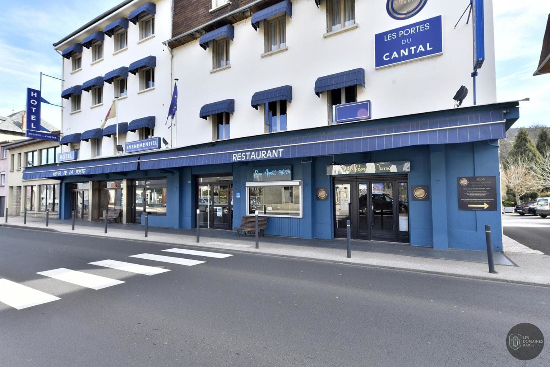 Les Portes du Cantal — Extérieur
