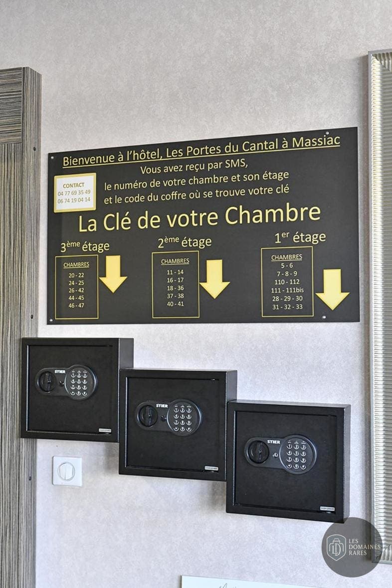 Les Portes du Cantal — Extérieur