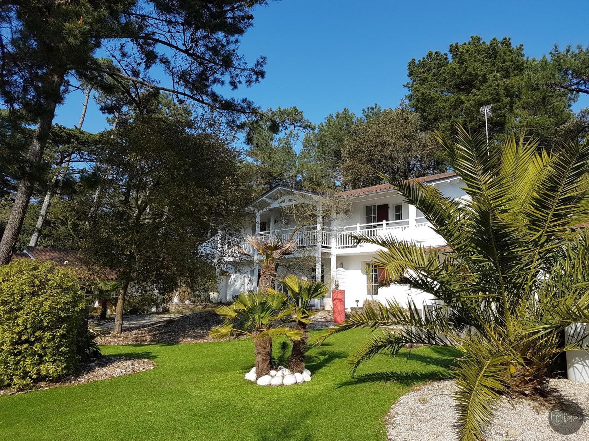 Vue extérieure de l'hôtel Les Prateaux en Pays de la Loire