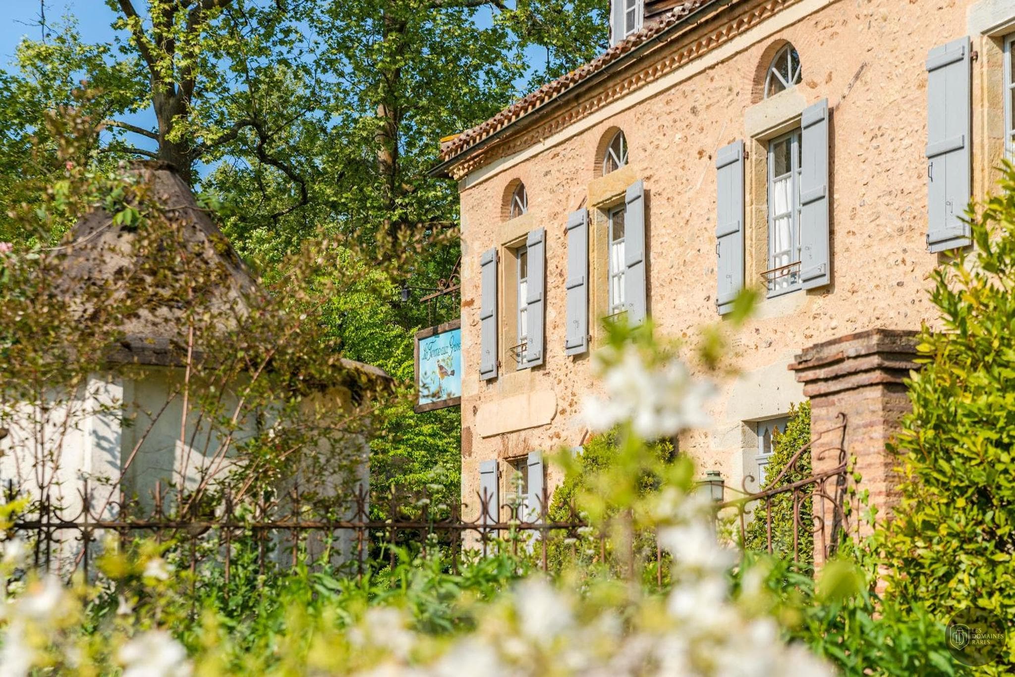 Vue extérieure du lieu Les Pres d'Eugenie à Eugénie en Nouvelle-Aquitaine