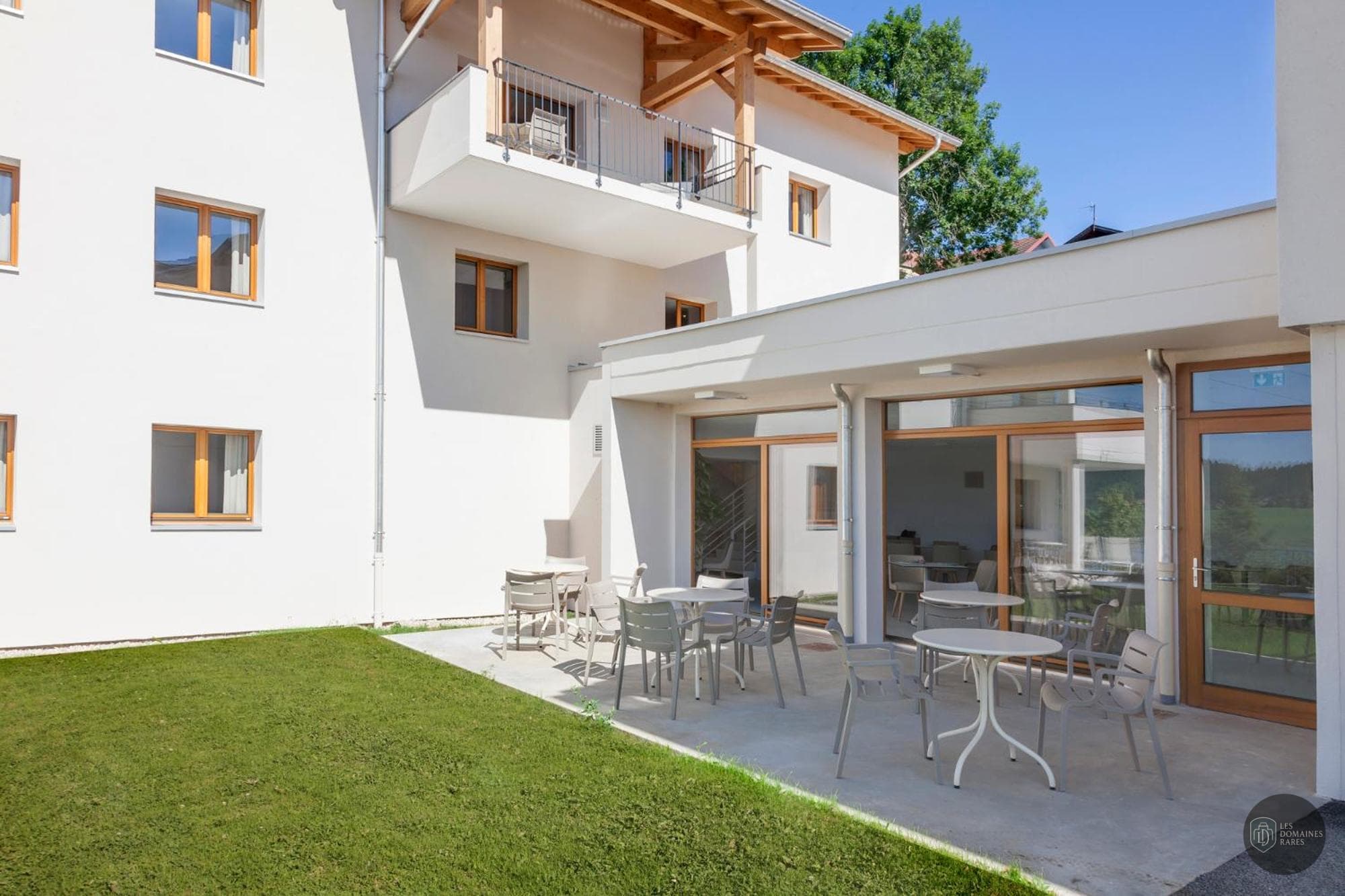 Vue extérieure de l'hôtel Les Rives Sauvages à Malbuisson en Bourgogne-Franche-Comté