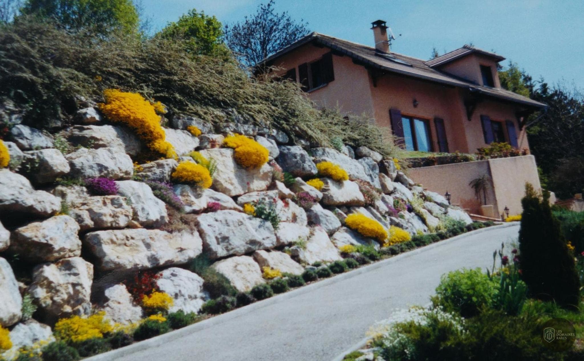 Vue extérieure de l'hôtel Les Roches Fleuries à Megève en Auvergne-Rhône-Alpes