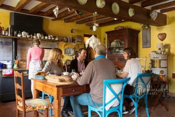 Restaurant du lieu Les Salons Léopold en Île-de-France