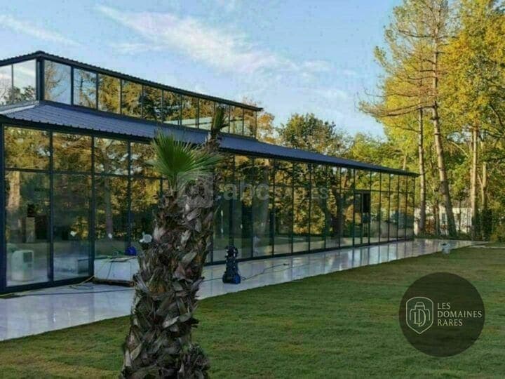 Vue extérieure du lieu Les Salons du Parc en Nouvelle-Aquitaine