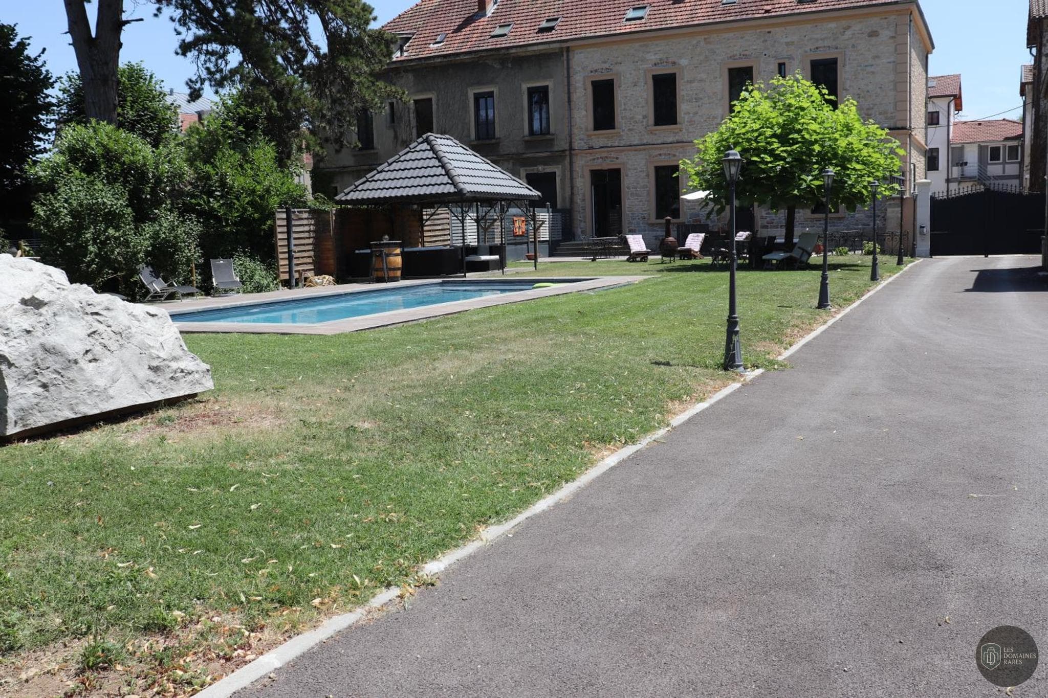 Vue extérieure du lieu Les Tourelles à Le en Hauts-de-France