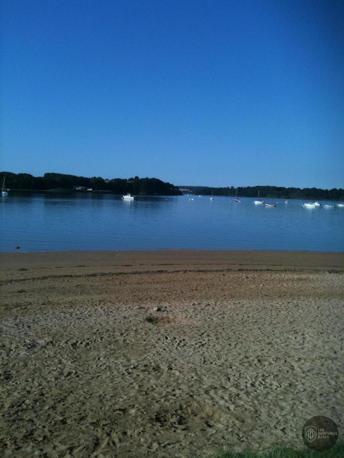 Vue extérieure du salle de séminaire Les Voiles Rouges à Canet en Occitanie