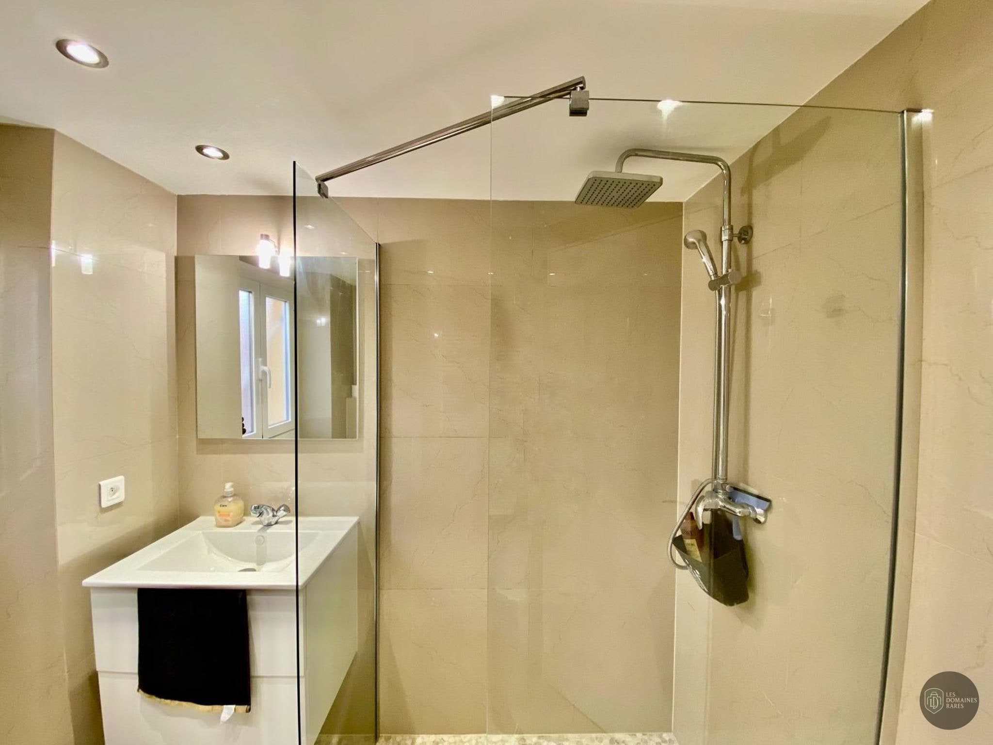 Salle de bain du lieu Loft c'est Incroyable en Île-de-France