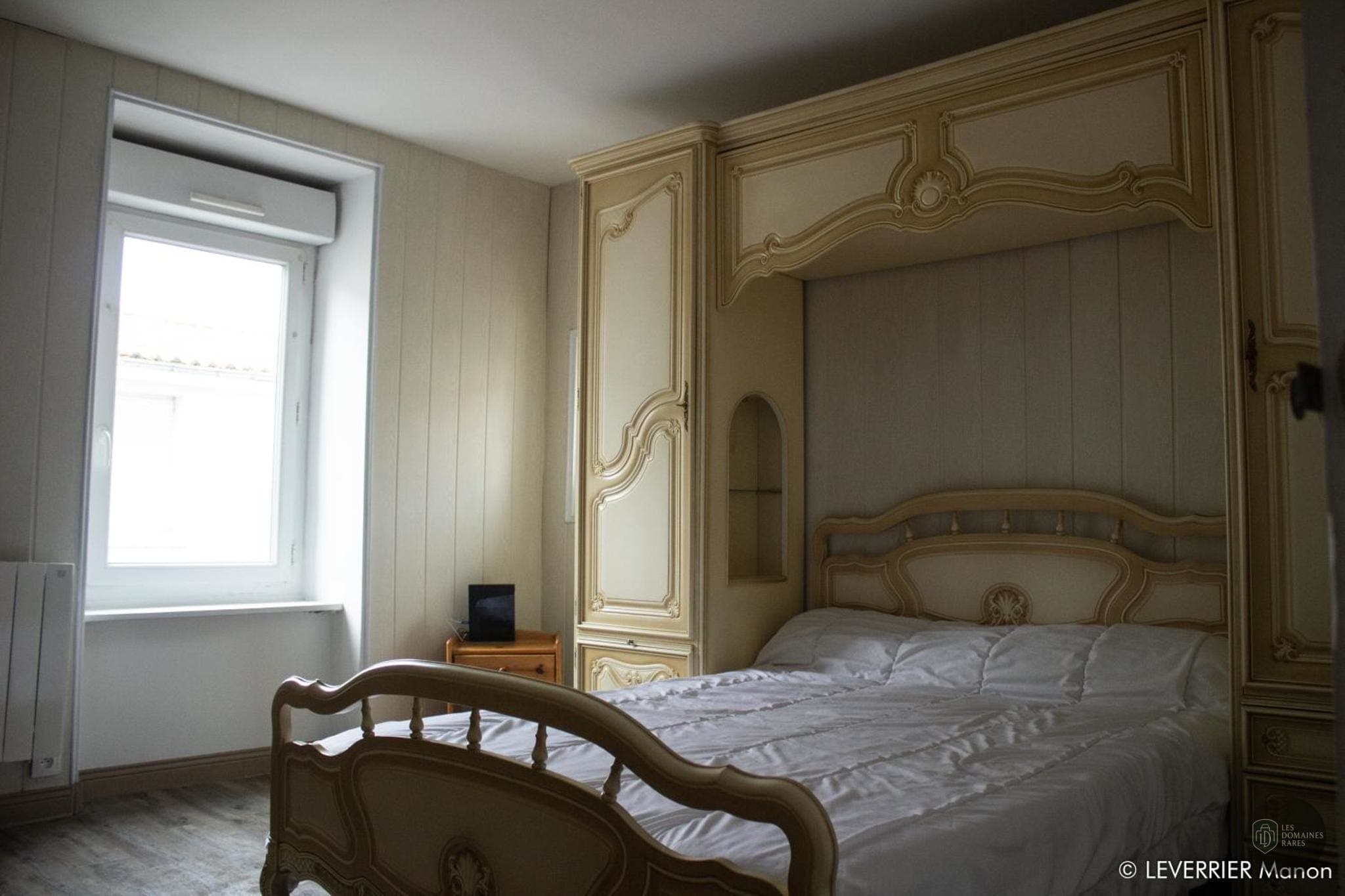 Chambre du lieu Logis des Aulnays en Pays de la Loire - séminaire challain-la-potherie, france