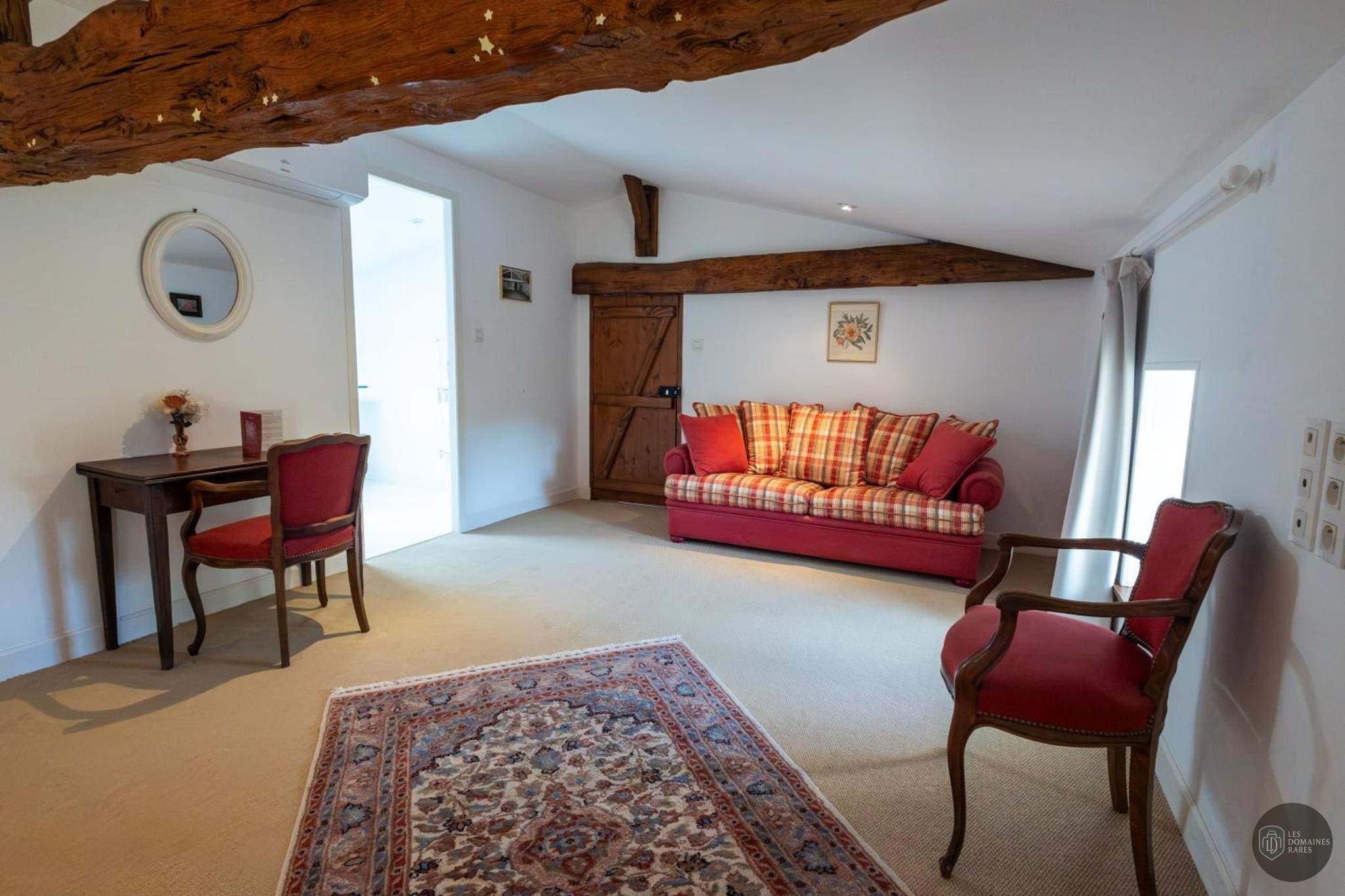 Espace intérieur de l'hôtel Logis du Paradis en Nouvelle-Aquitaine