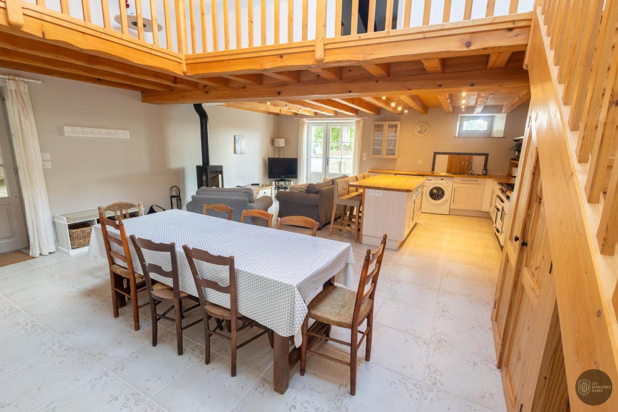 Espace intérieur de l'hôtel Logis du Paradis en Nouvelle-Aquitaine
