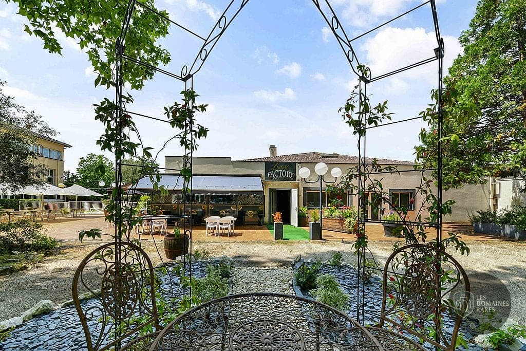 Vue extérieure du lieu Ludik For Reveurs à Bergerac en Nouvelle-Aquitaine