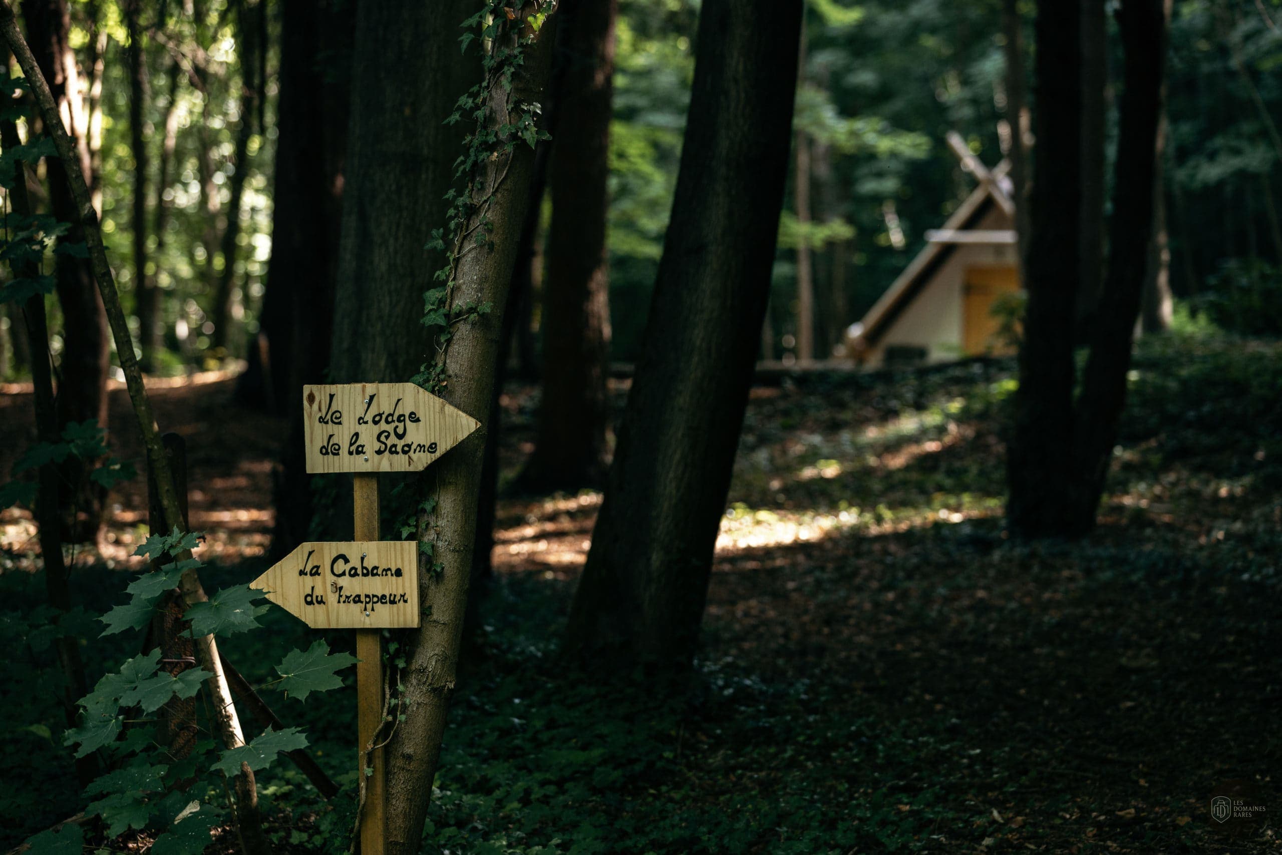 Panneau indicateur : Lodges et Cabane