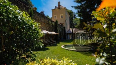 Lyon Country House