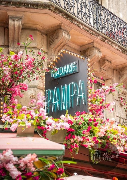 Enseigne fleurie Madame Pampa