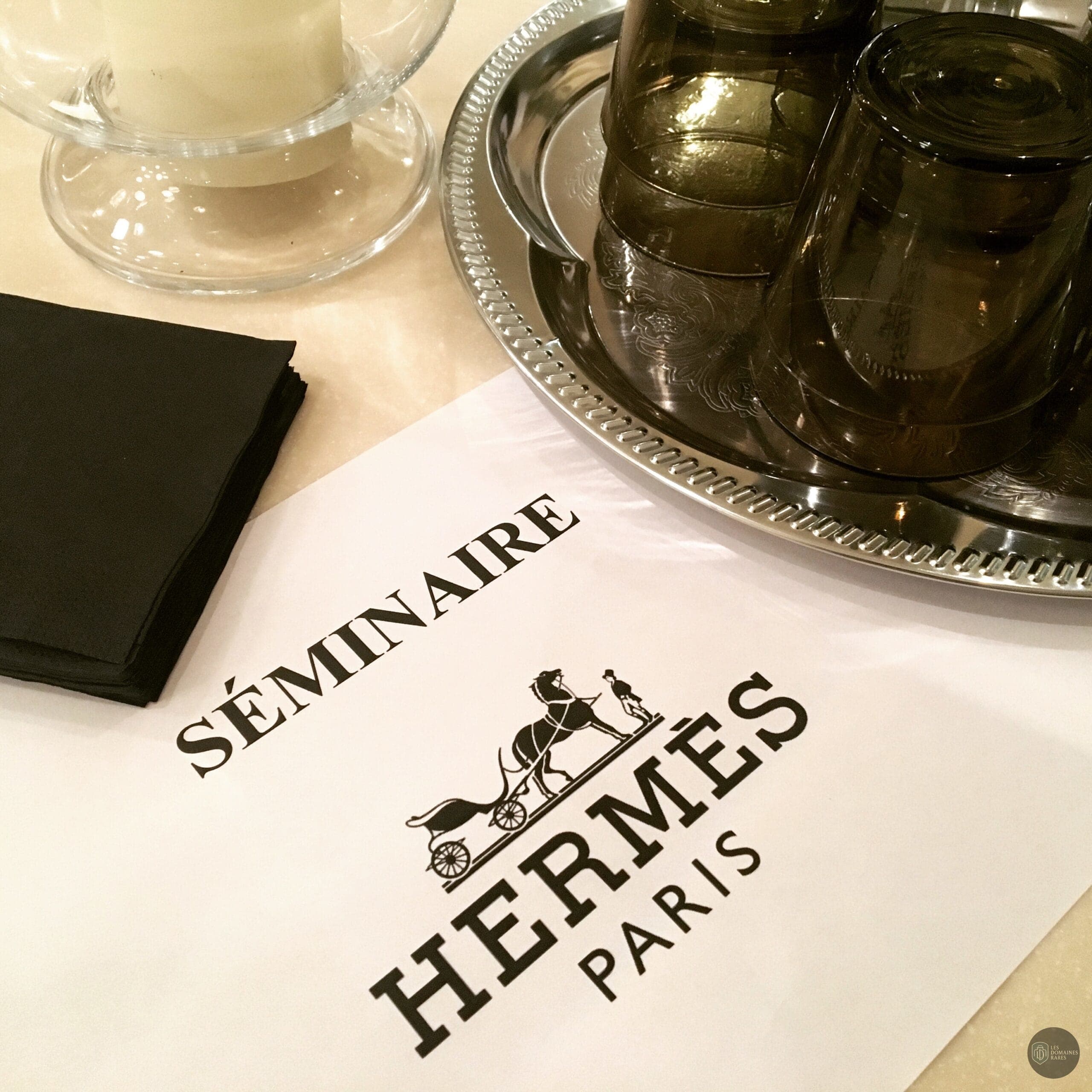Papier séminaire avec logo Hermes