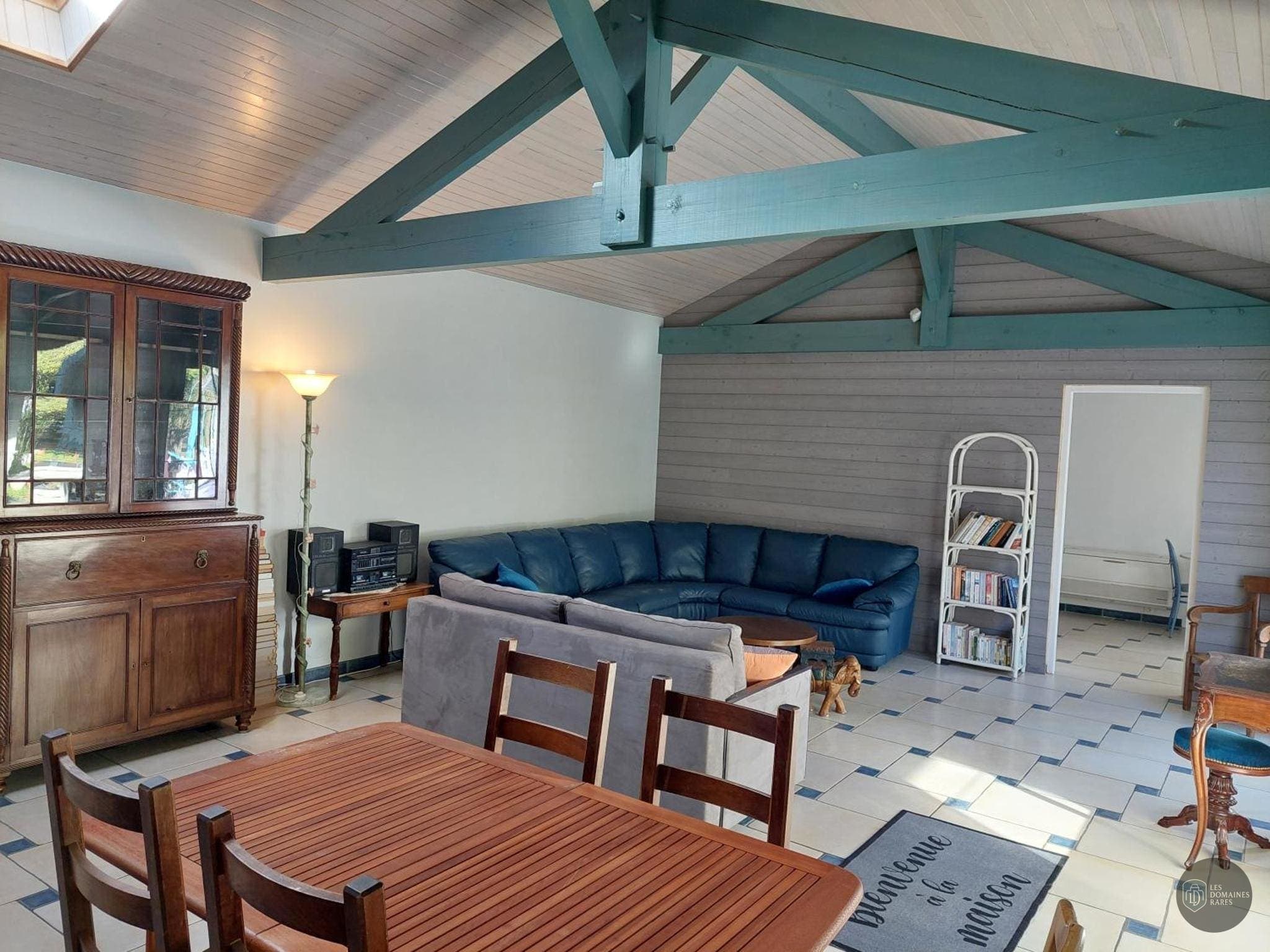Vue extérieure du lieu Maison Gris en Île-de-France