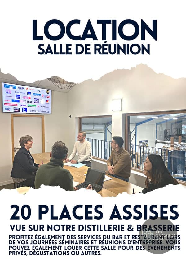 Salle de réunion avec vue distillerie