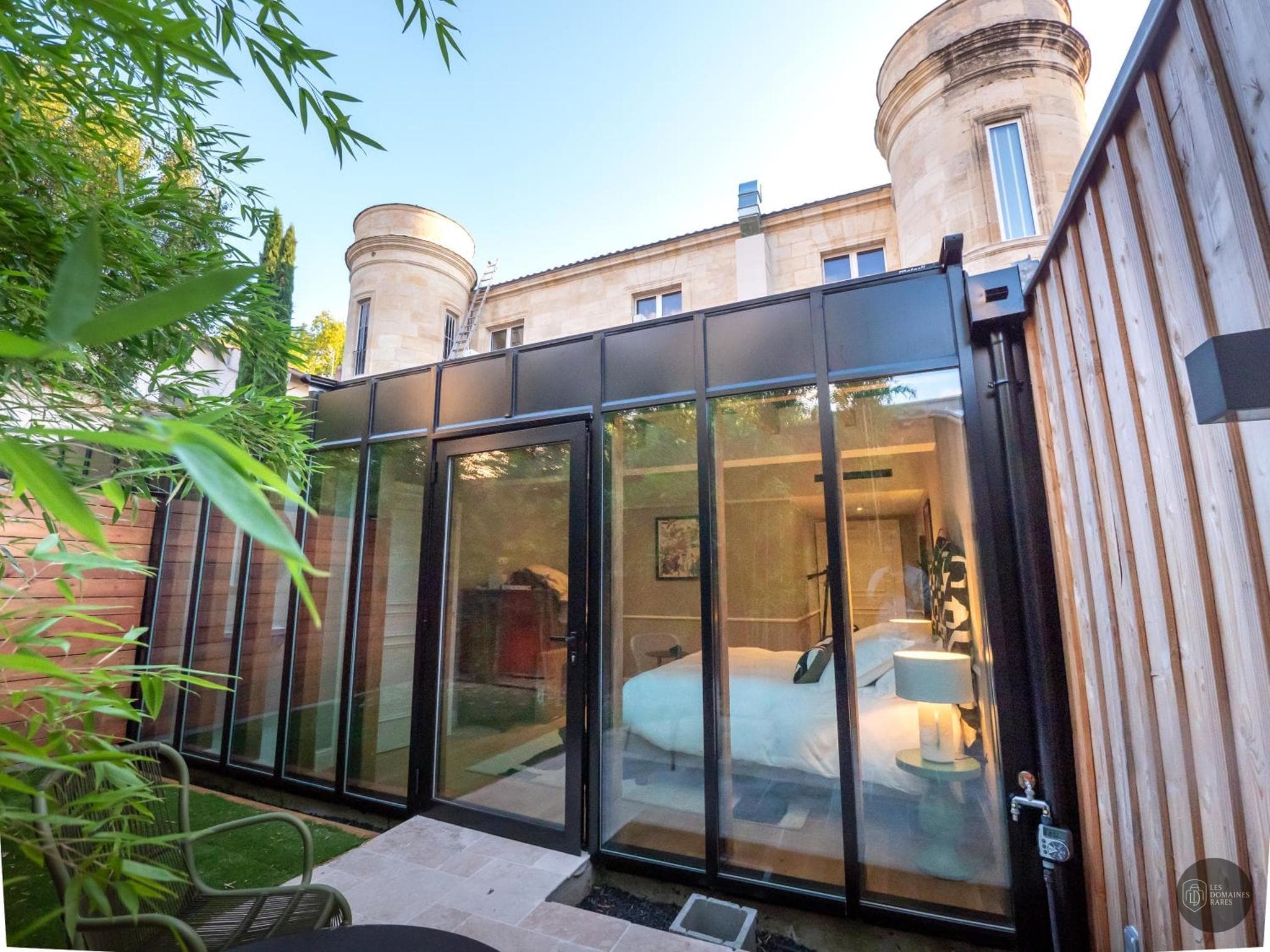 Vue extérieure de l'hôtel Maison Pavlov à Le en Nouvelle-Aquitaine