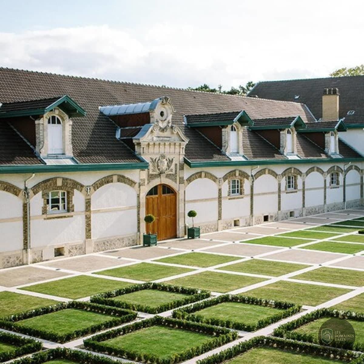 Vue extérieure du lieu Maison Ruinart à Reims en Grand Est