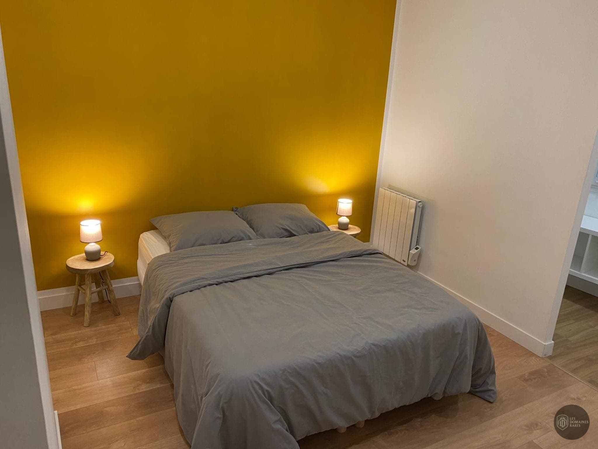 Vue extérieure de l'espace de réception Maison Yellow en Provence-Alpes-Côte d'Azur