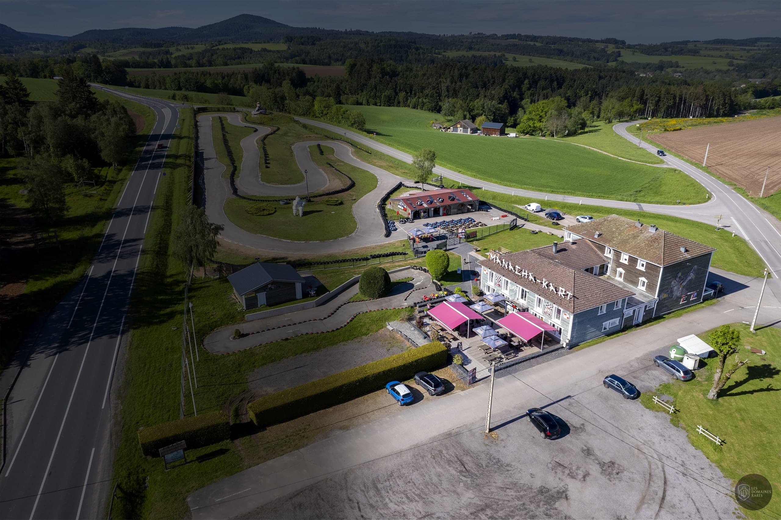 Vue extérieure du lieu Manacha Kart à Gerbépal en Grand Est