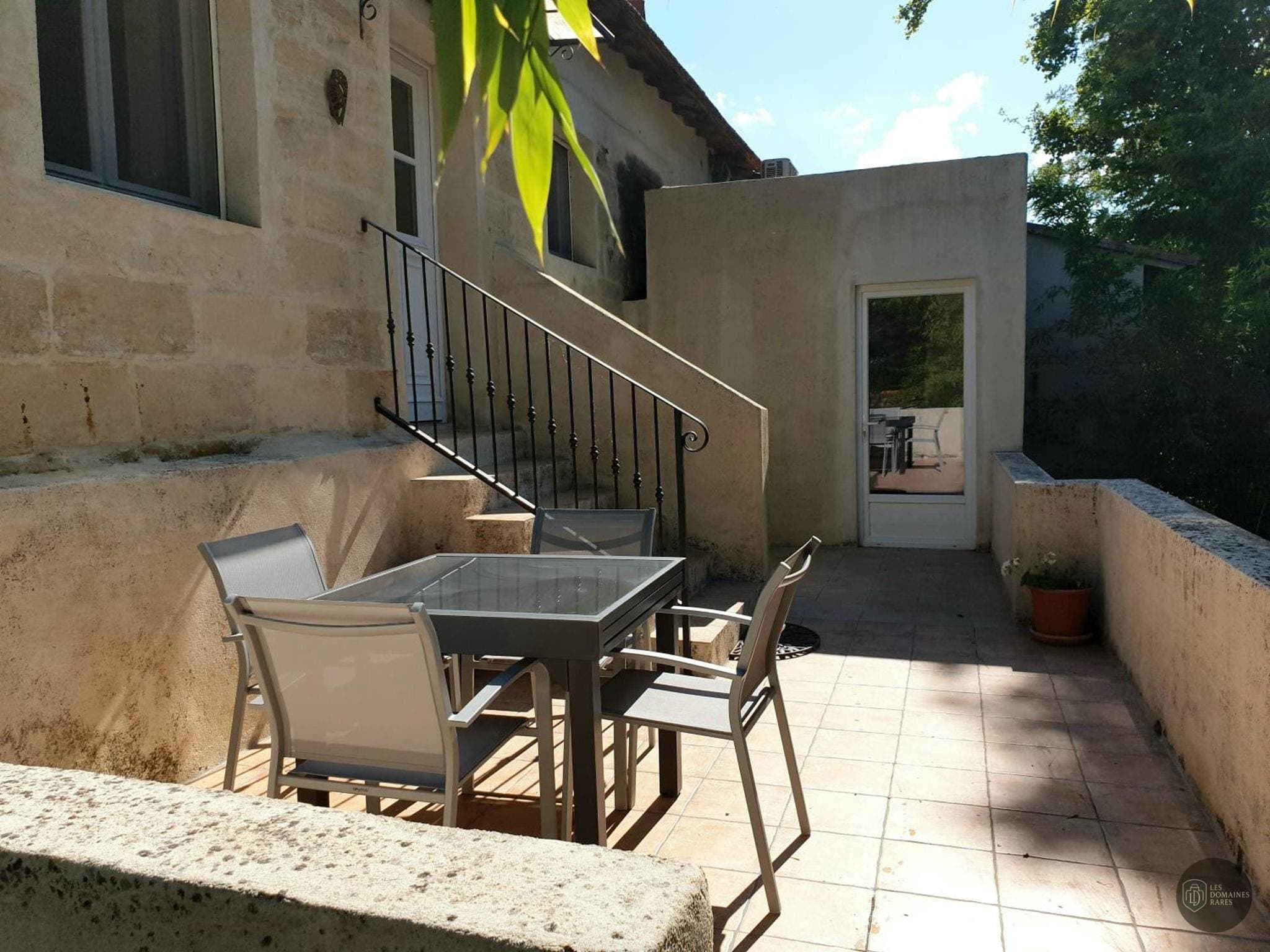 Vue extérieure du domaine Manade Blanc à Arles en Provence-Alpes-Côte d'Azur
