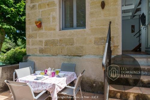Vue extérieure du domaine Manade Blanc à Arles en Provence-Alpes-Côte d'Azur