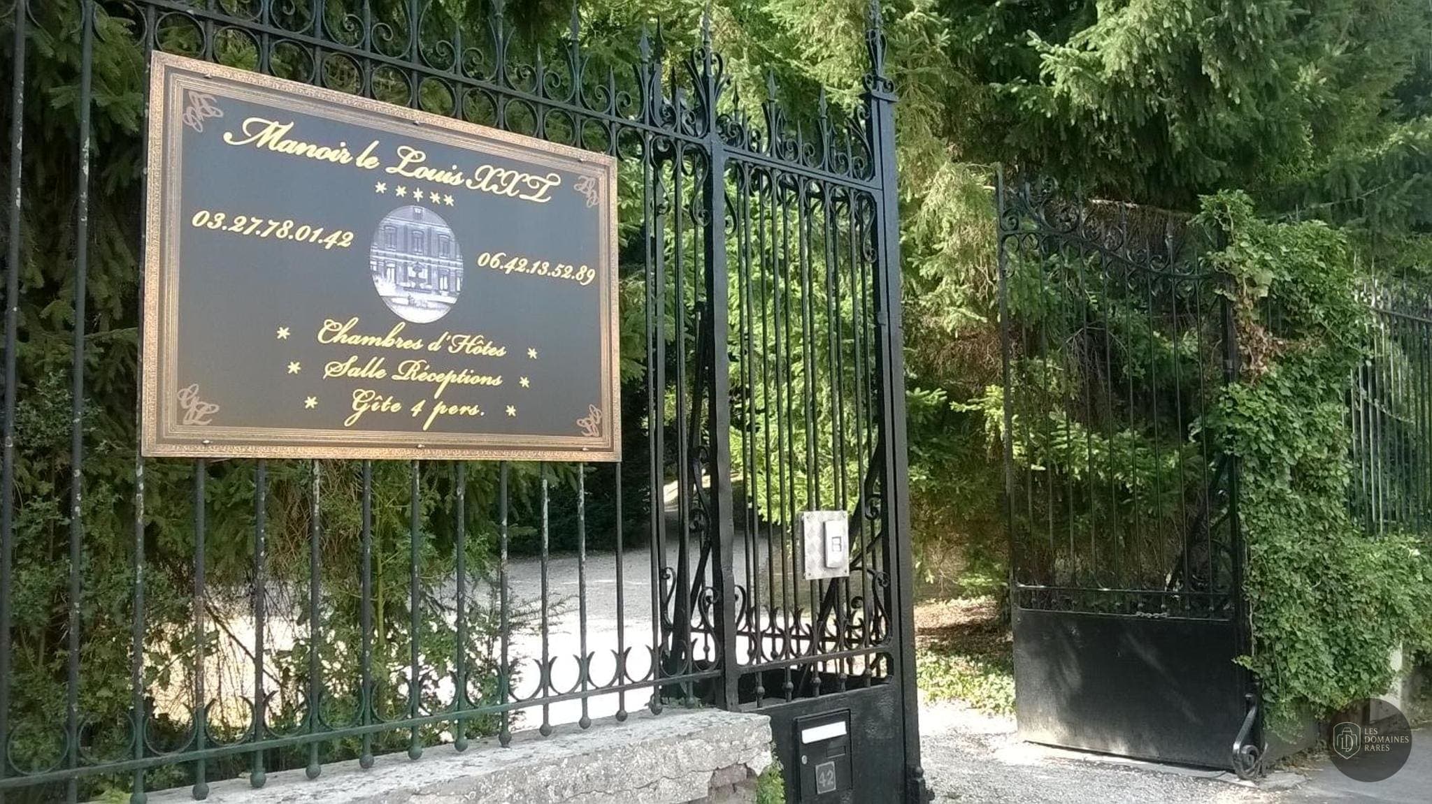Vue extérieure du manoir Manoir Le Louis 21 à Masnières en Hauts-de-France