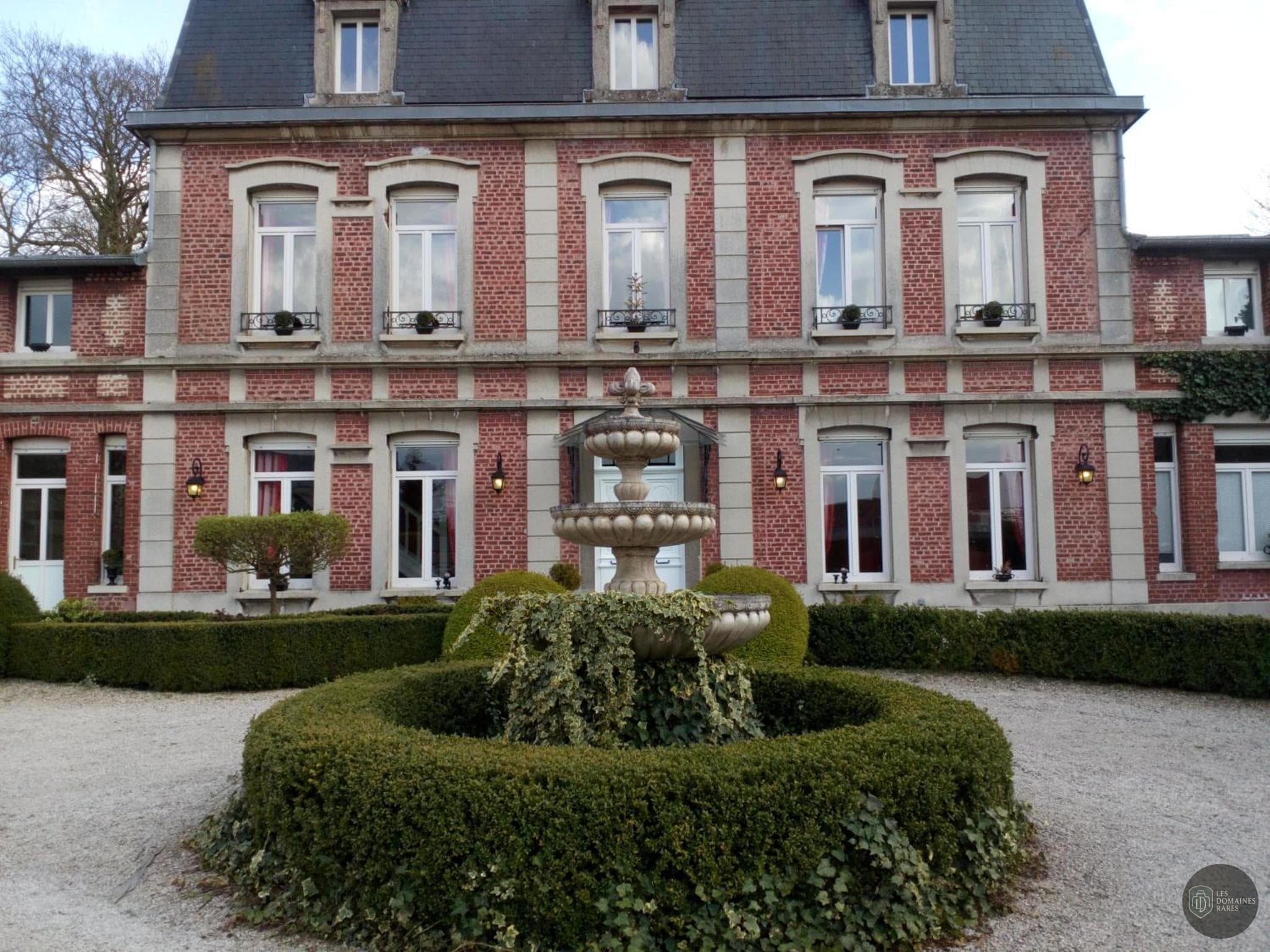 Vue extérieure du manoir Manoir Le Louis 21 à Masnières en Hauts-de-France