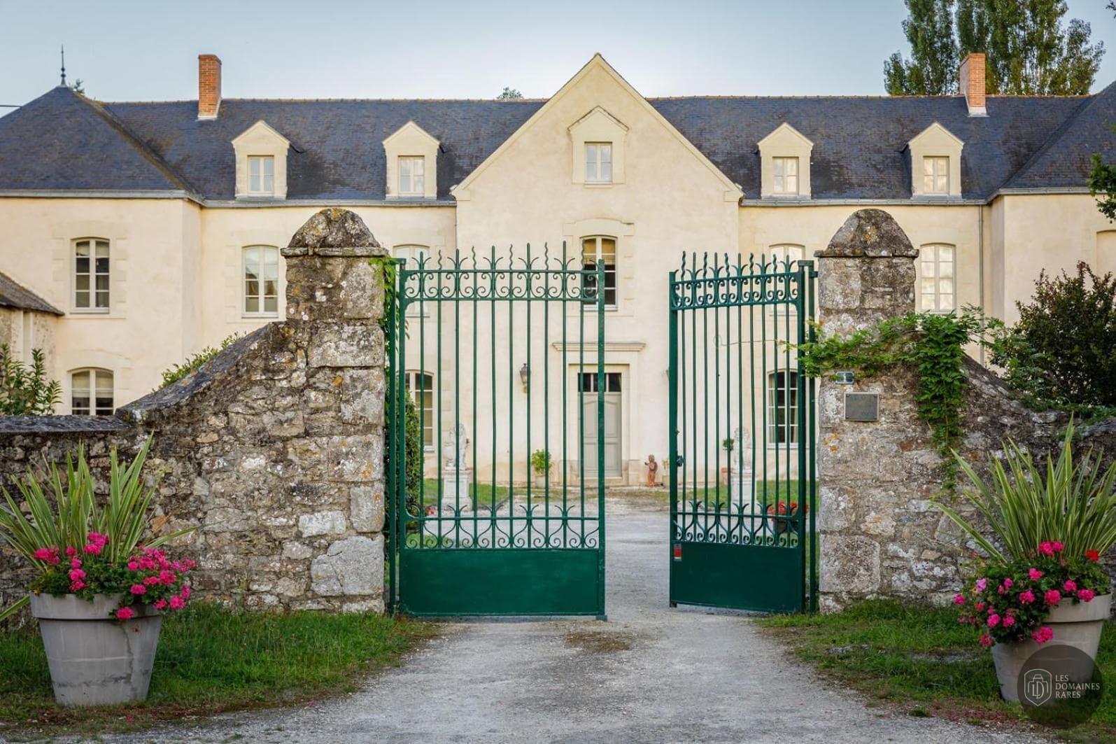 Vue extérieure du manoir Manoir de Bel Ebat à Crossac en Pays de la Loire