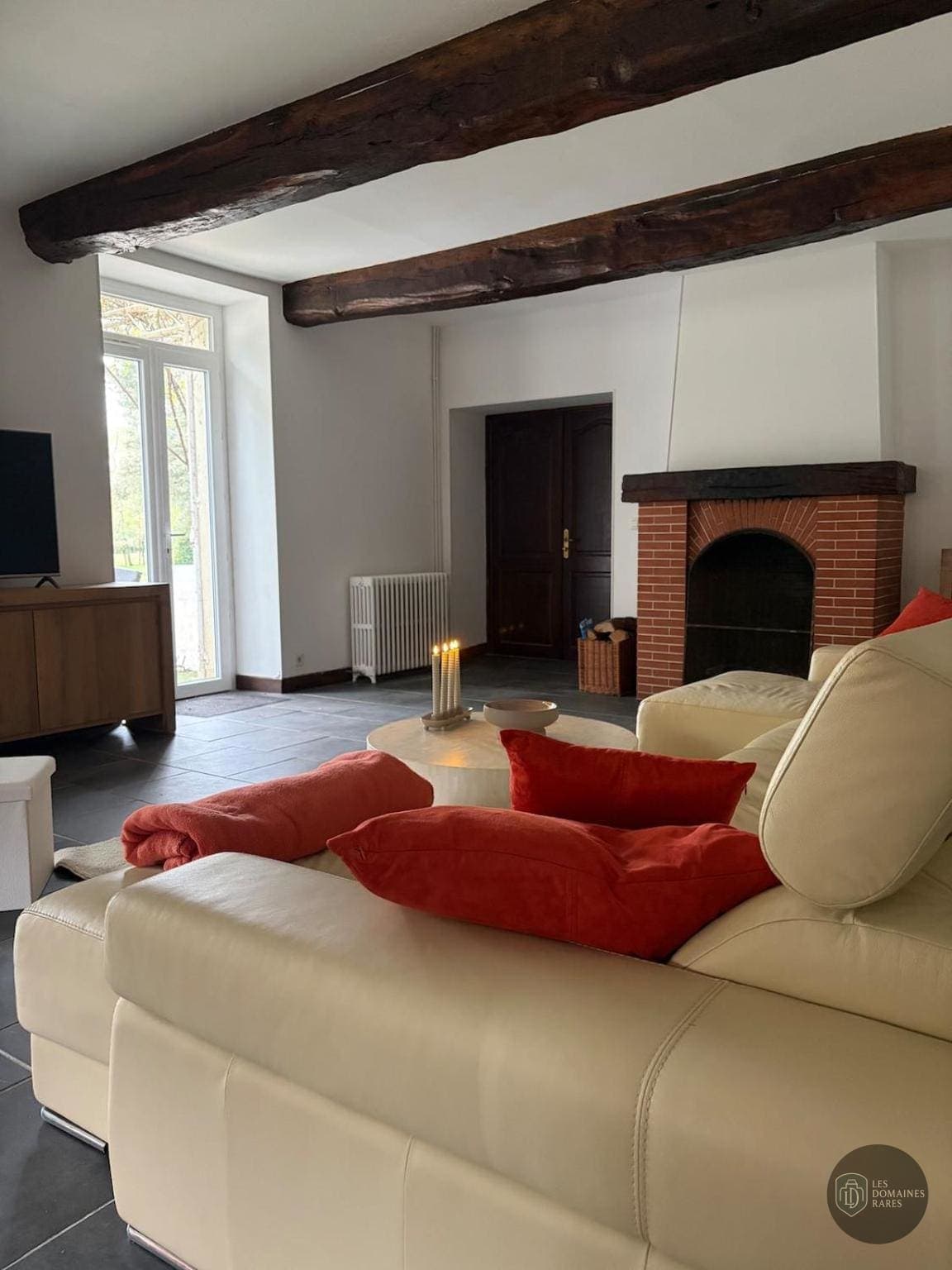 Vue extérieure du manoir Manoir de Hauterive à Hauterive en Bourgogne-Franche-Comté