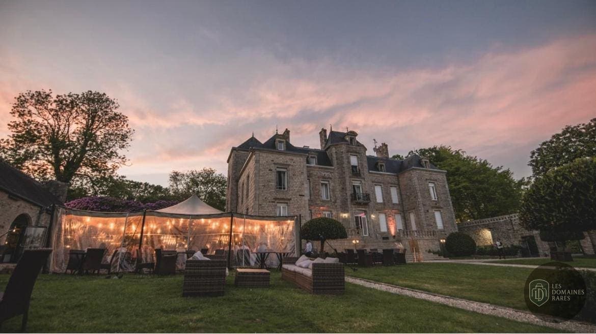 Vue extérieure du manoir Manoir de Kerhuel en Bretagne