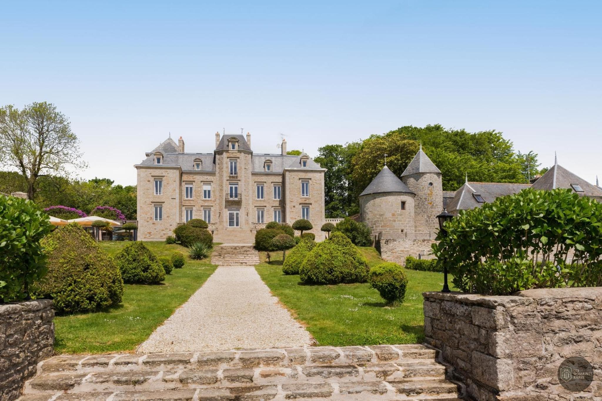 Vue extérieure du manoir Manoir de Kerhuel en Bretagne