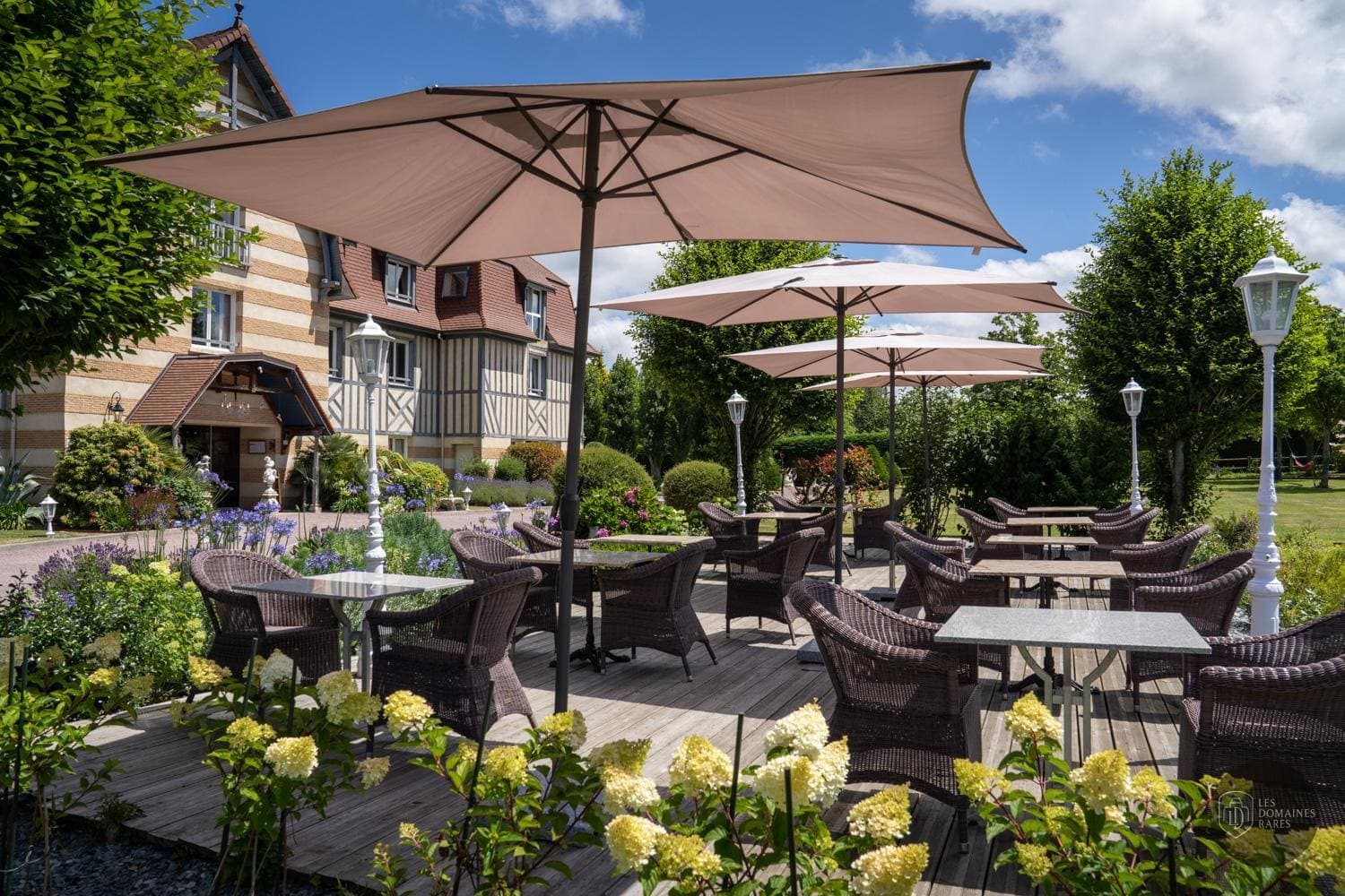 Vue extérieure du manoir Manoir de La Poterie à Cricqueboeuf en Normandie