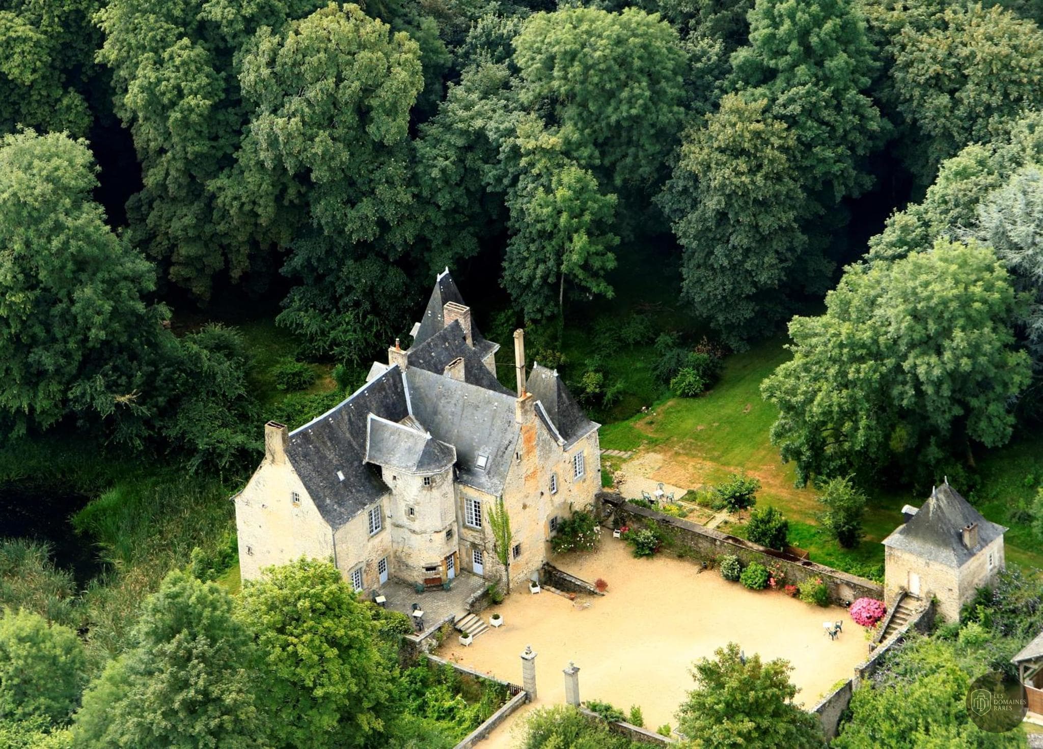 Manoir de Rouesse 3 étoiles - Manoir à Laval pour séminaire mayenne (53200)