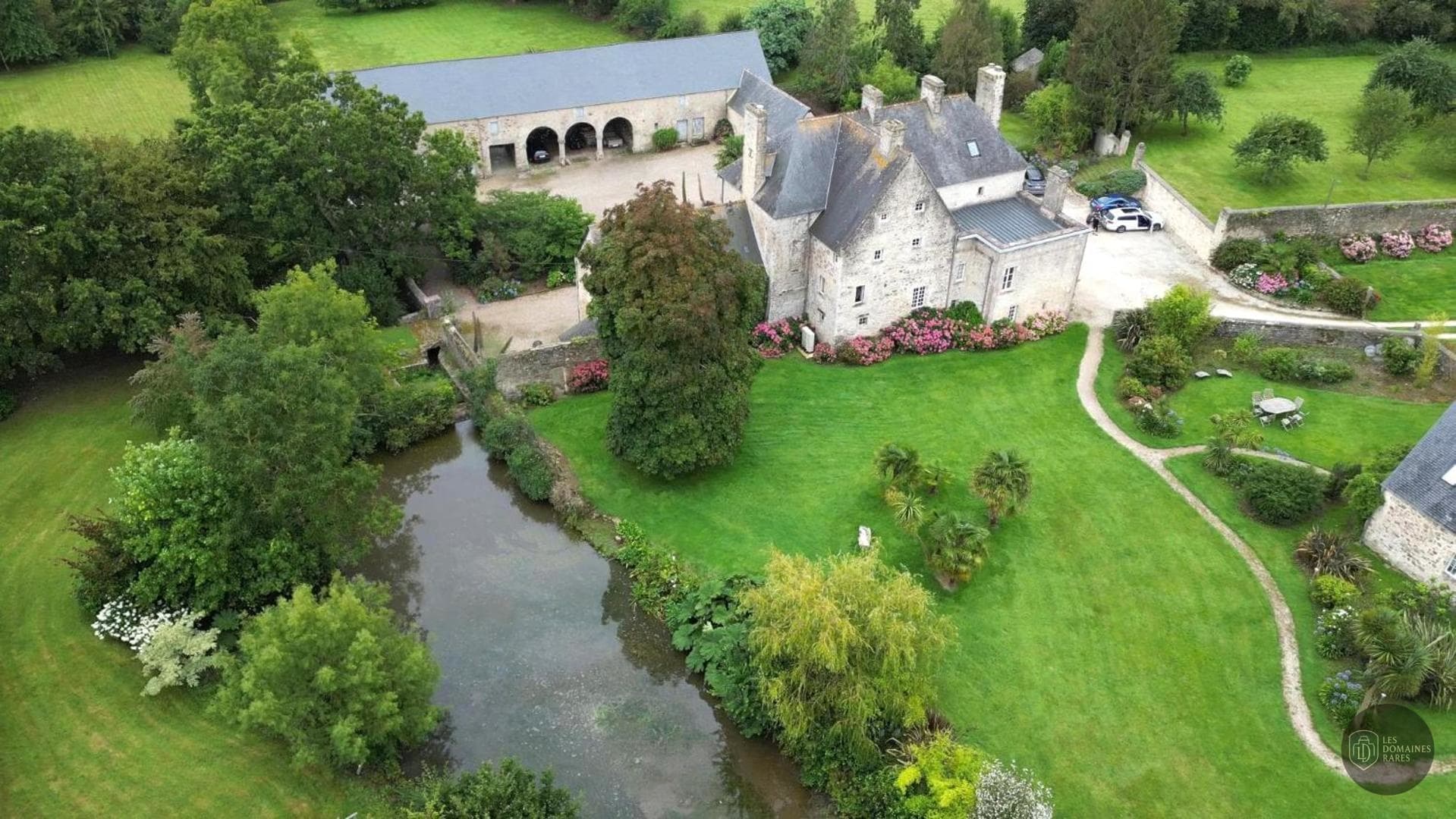 Vue extérieure du manoir Manoir de Savigny à Valognes en Normandie