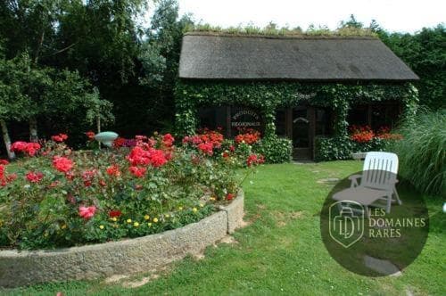 Vue extérieure du manoir Manoir de l'Acherie en Normandie
