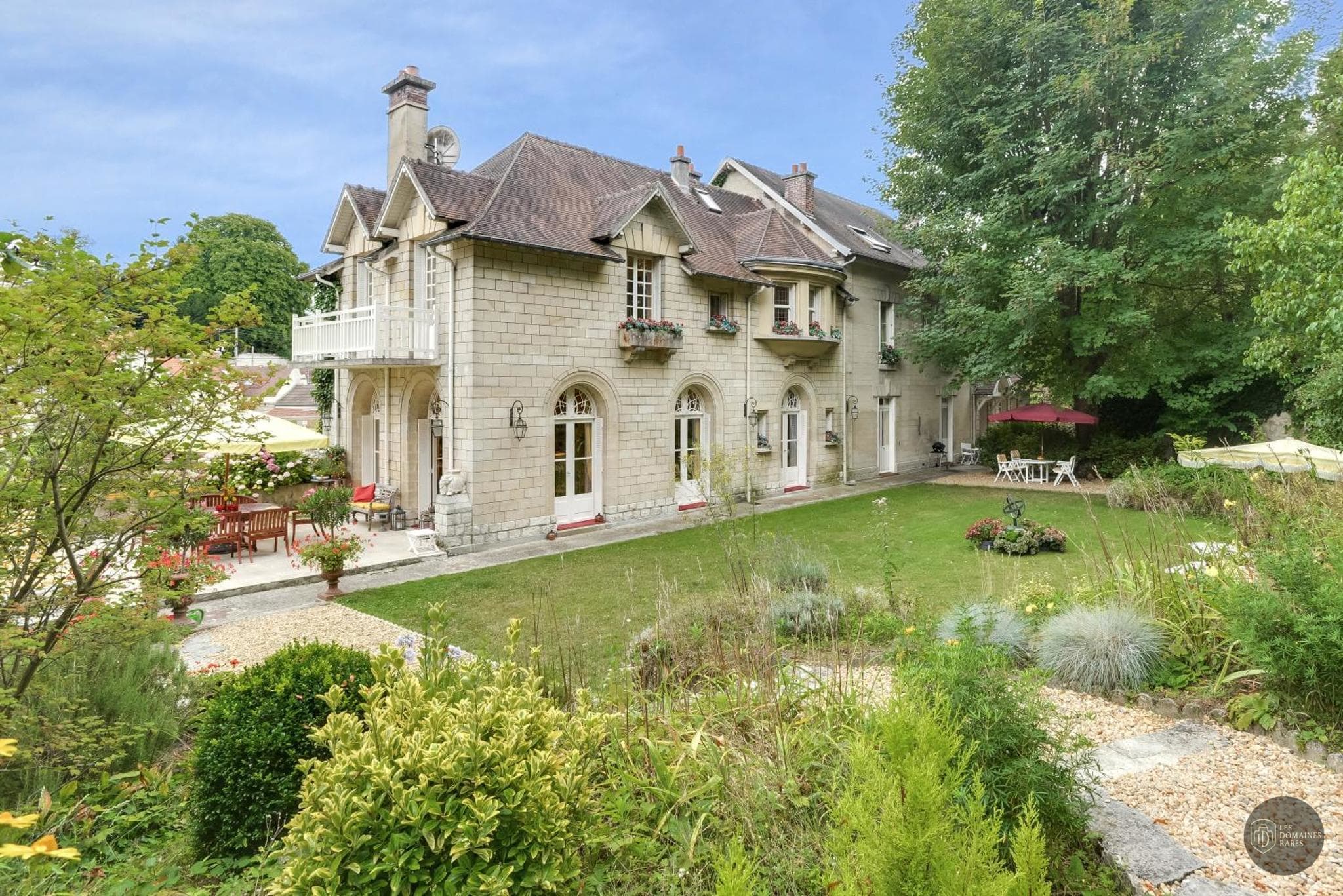 Vue extérieure du manoir Manoir des Cavaliers en Hauts-de-France