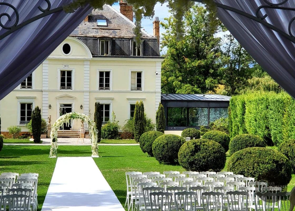 Vue extérieure du manoir Manoir des Cygnes à Le en Île-de-France