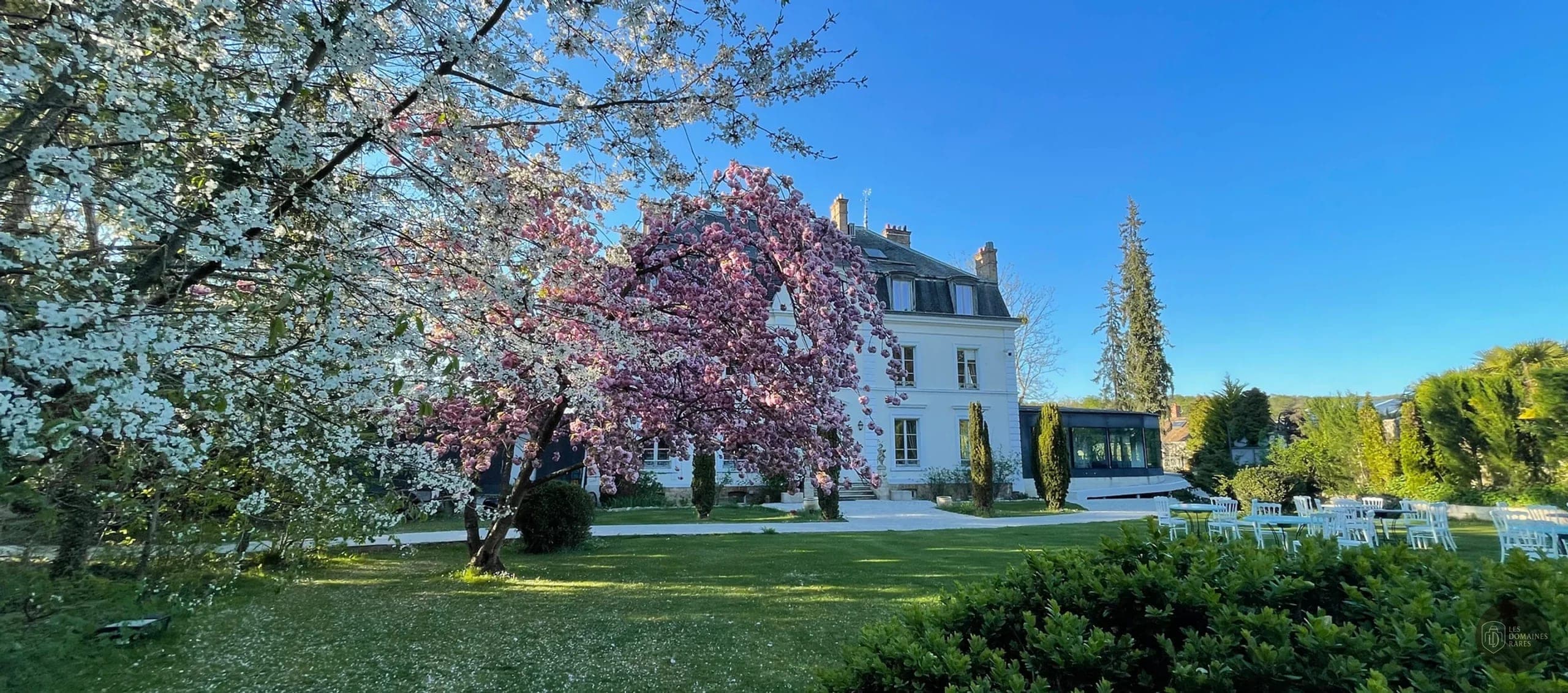 Vue extérieure du manoir Manoir des Cygnes à Le en Île-de-France